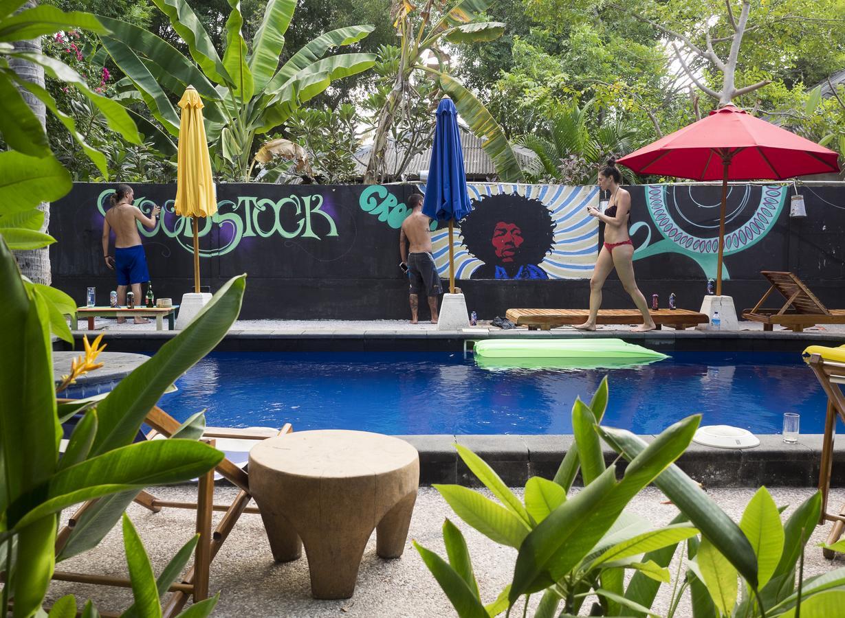 Отель Woodstock Gili - Garden And Bungalows Гили Траванган Экстерьер фото