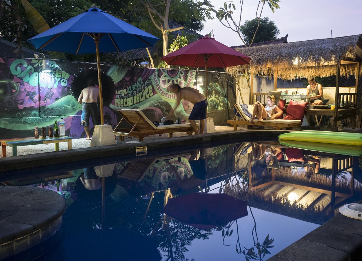 Отель Woodstock Gili - Garden And Bungalows Гили Траванган Экстерьер фото