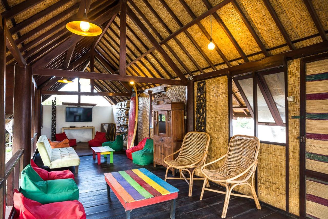 Отель Woodstock Gili - Garden And Bungalows Гили Траванган Экстерьер фото