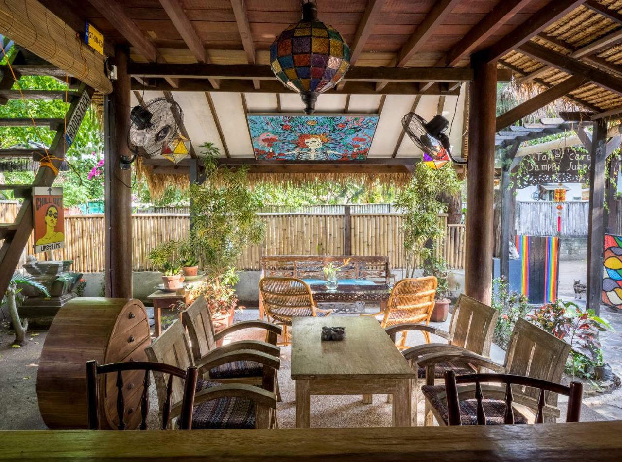 Отель Woodstock Gili - Garden And Bungalows Гили Траванган Экстерьер фото